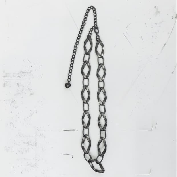 Heavy chain necklace with heart detail