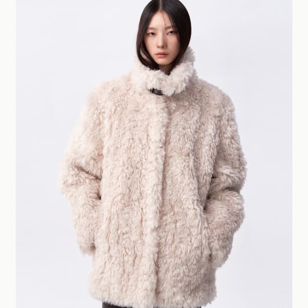 avie muah 버클 페이크 퍼 코트