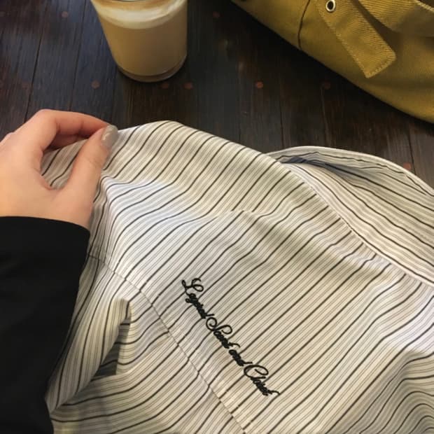 베이델리 오아 스트라이프 레터링 오버핏 셔츠 아이보리