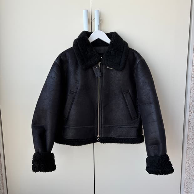 블랙 무스탕 자켓