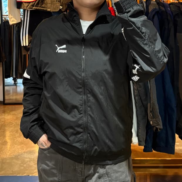 푸마 블랙 바람막이