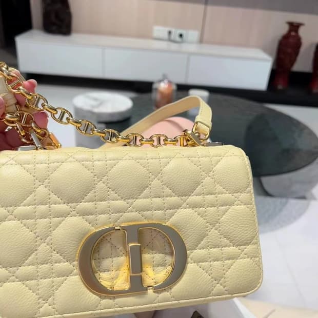 디올 카로백 미듐 베이지