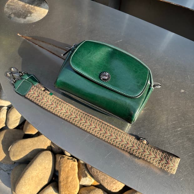 히피 에메랄드 레더 썬플라워 크로스백