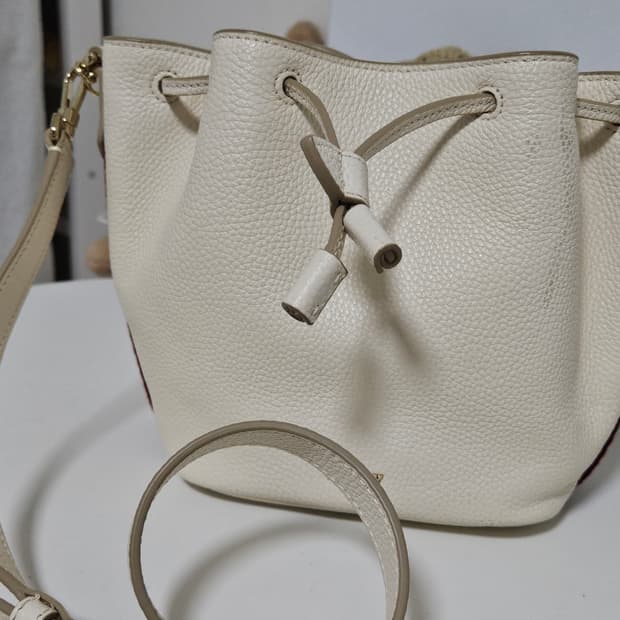 발리(BALLY)아이보리 크로스백 겸 토트백