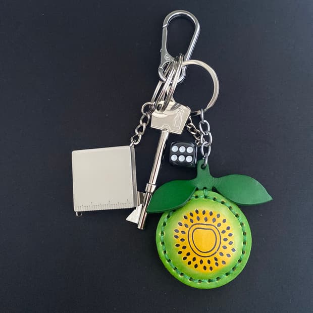 키위 멀티툴 키링