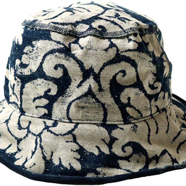 캐피탈 다마스크 버킷햇