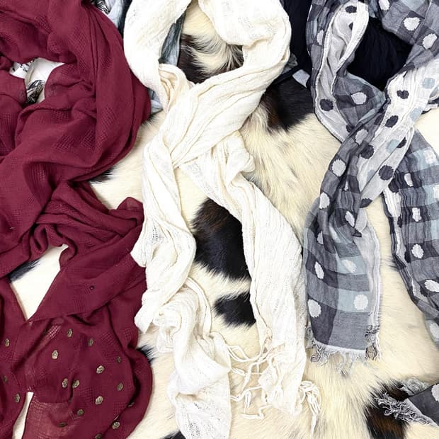 Minimal Y2K Design Ivory Scarf
