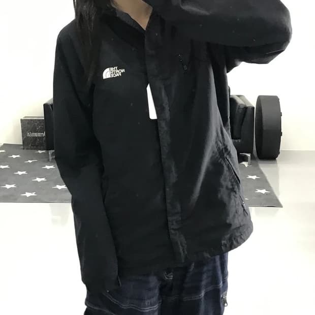 노스페이스 블랙 바람막이