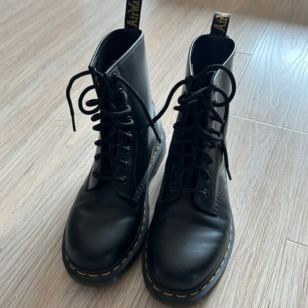 닥터마틴 1460 스무스 레더 레이스업 부츠 블랙
