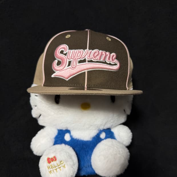 슈프림 뉴에라 738 