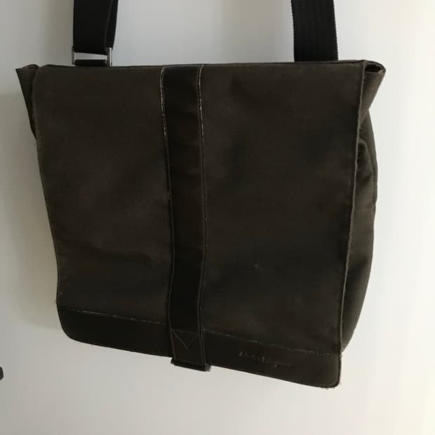 페라가모 메신저백