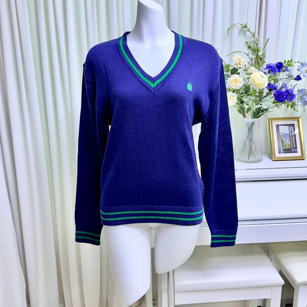 세실맥비 브이넥 니트