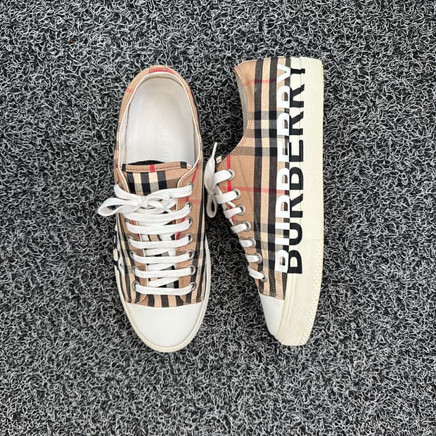 버버리 체크 코튼 스니커즈