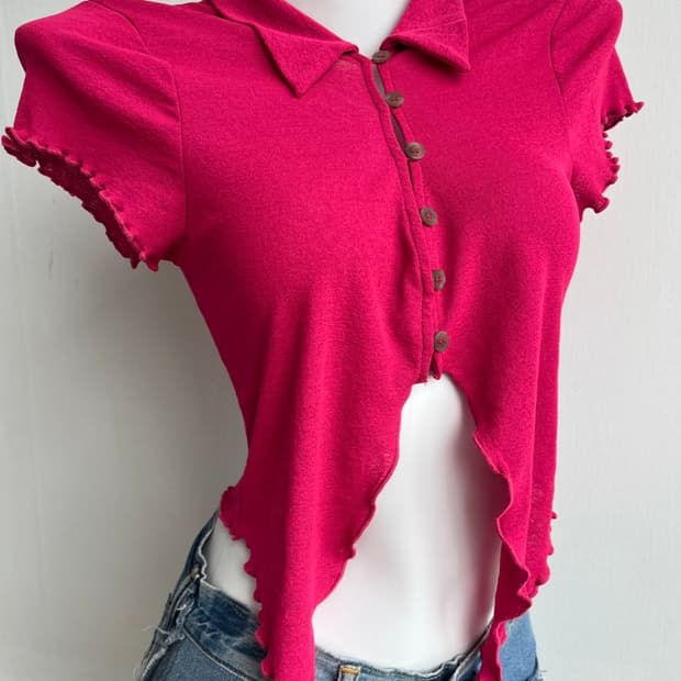 Urban Outfitters 핑크 컷아웃 크롭 탑