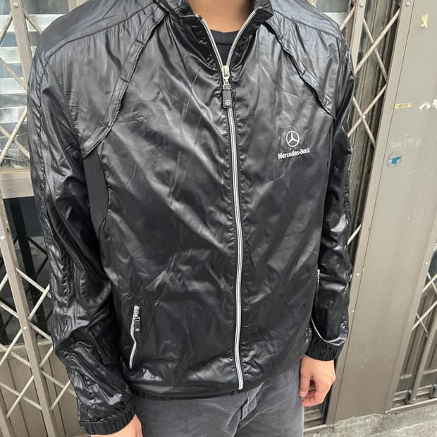 Mercedes-Benz 블랙 라이트 자켓