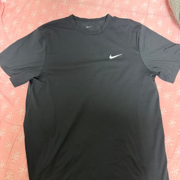 나이키 드라이핏 반팔티 L사이즈 실착1회 새상품급 판매