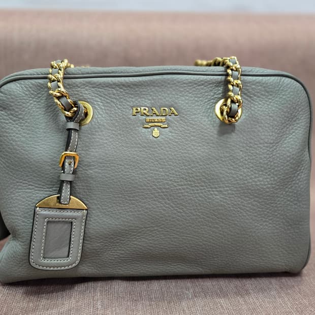 (정품/카드포함) 프라다 비텔로 다이노 체인 숄더백  알길라 그레이