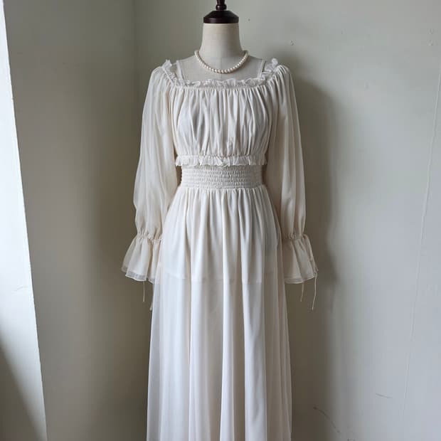 아이보리 프릴 쉬폰 롱 원피스 