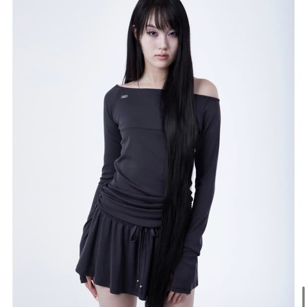 엘프엘프엘프아카이브 raglan metal logo dress 차콜