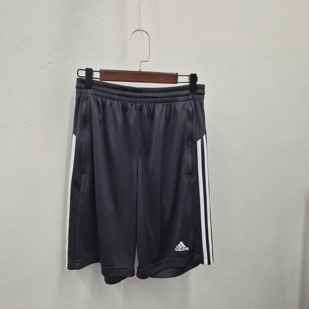 아디다스 반바지 S