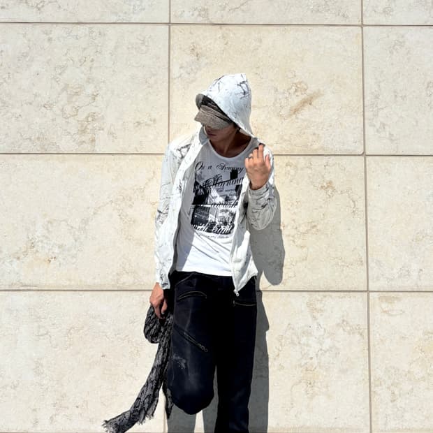 “Vintage” lightning Print White Hooded Z