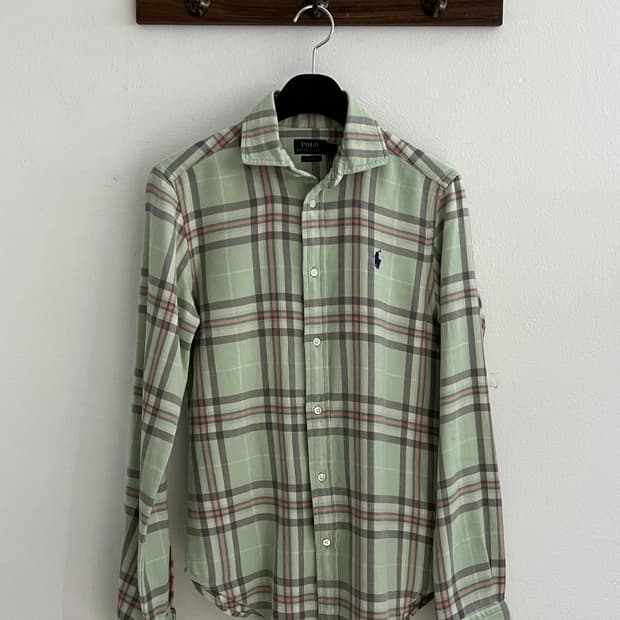 폴로버튼업셔츠