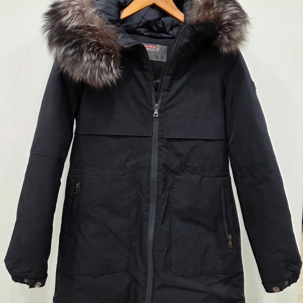 프라다 라쿤털후드 다운자켓(38)