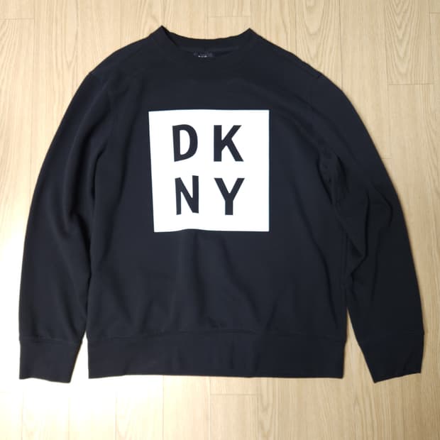 DKNY (도나카란뉴욕) 더블페이스 박스로고 스웨트 셔츠, 기모 맨투맨