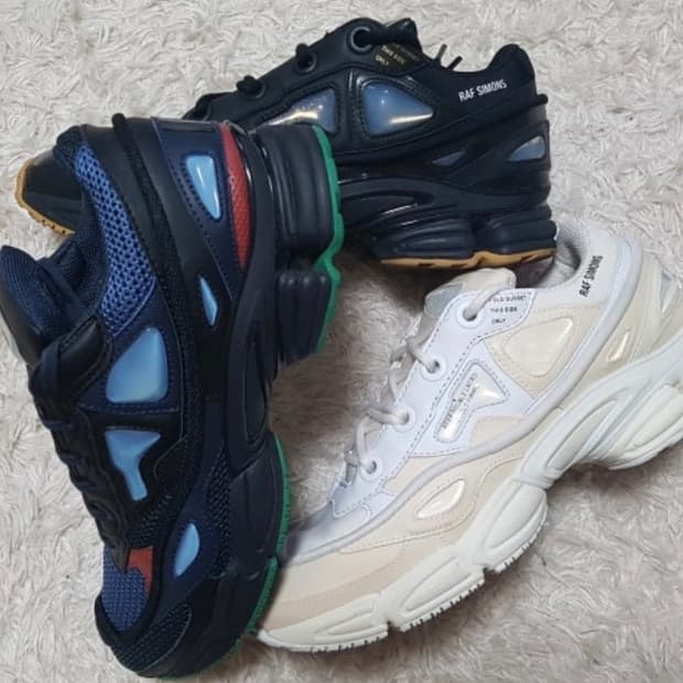 라프시몬스 아디다스 오즈위고 멀티컬러 판매합니다.