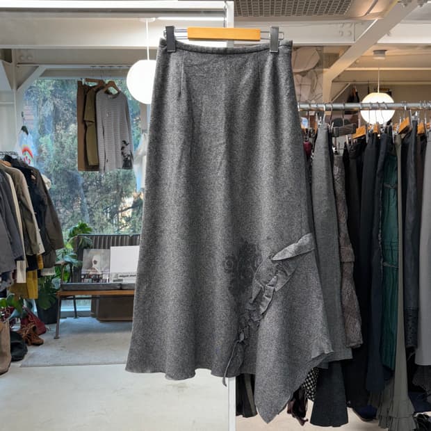 센소유니코 비대칭 울 스커트