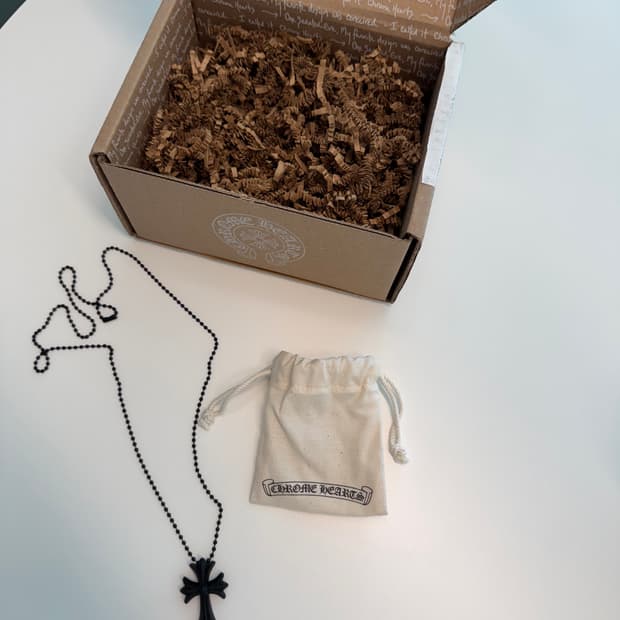 크롬하츠 실리크롬 2025 블랙 CH 펜던트