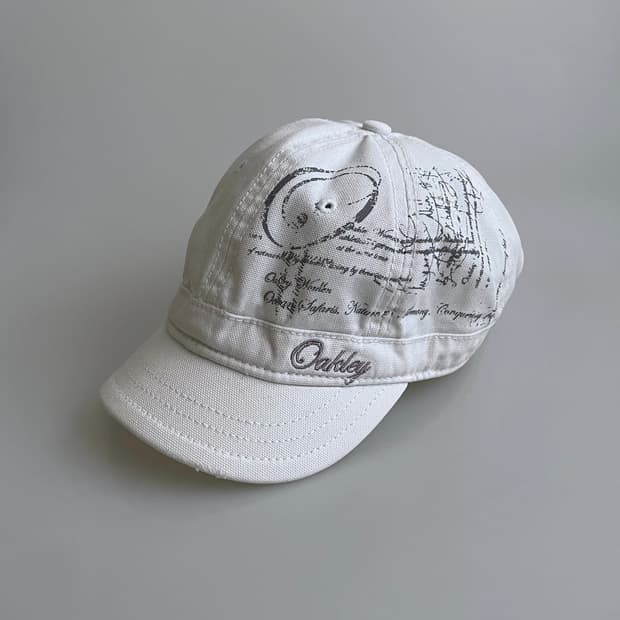 Oakley 화이트 캡 모자