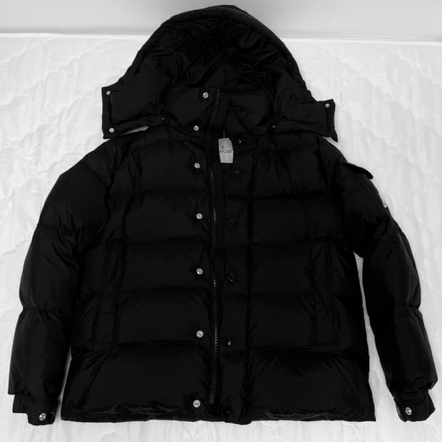 몽클레어 마야 70 후드 쇼트 다운 자켓 블랙 25fw