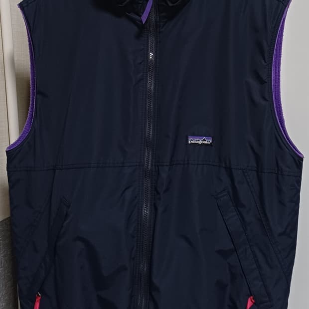 [M] 파타고니아 쉘드 신칠라 베스트 다크 네이비 / 퍼플