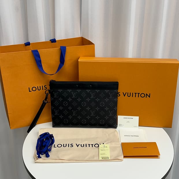 루이비통 포쉐트 투고 클러치 (풀박스)
