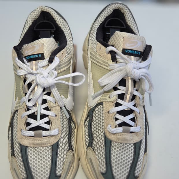 Nike Zoom Vomero 5 250