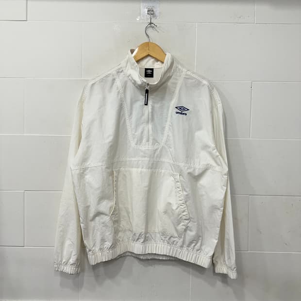 엄브로 아노락 바람막이