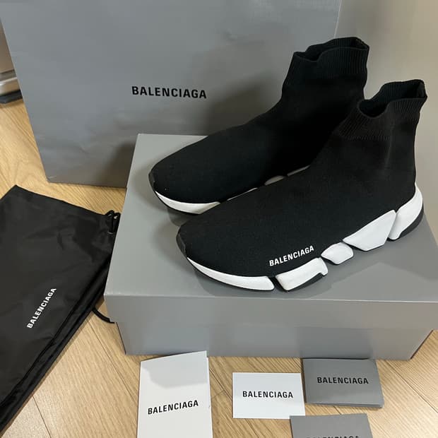 25fw 발렌시아가 스피드러너 42 