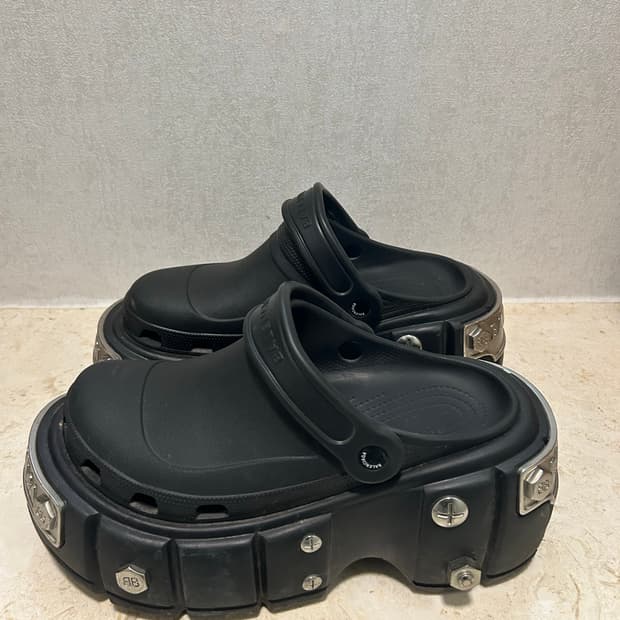 발렌시아가 하드크록스 42사이즈