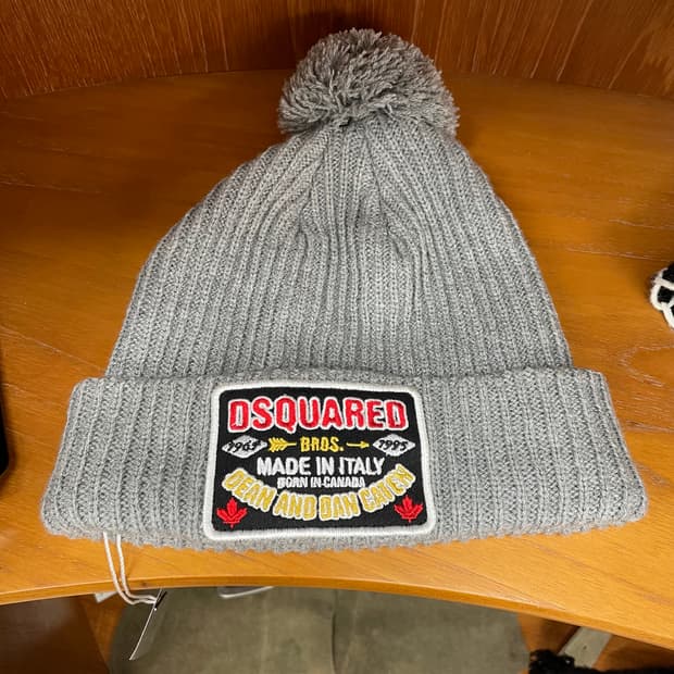 디스퀘어드2 그레이 폼폼 비니