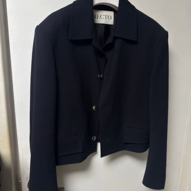 렉토 24FW 숏 자켓