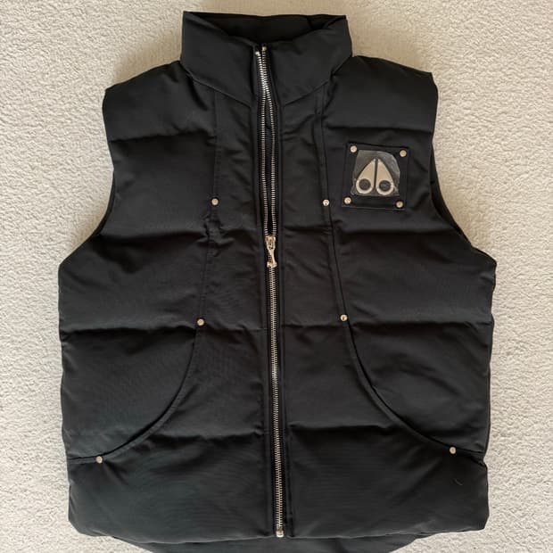 무스너클 패딩조끼