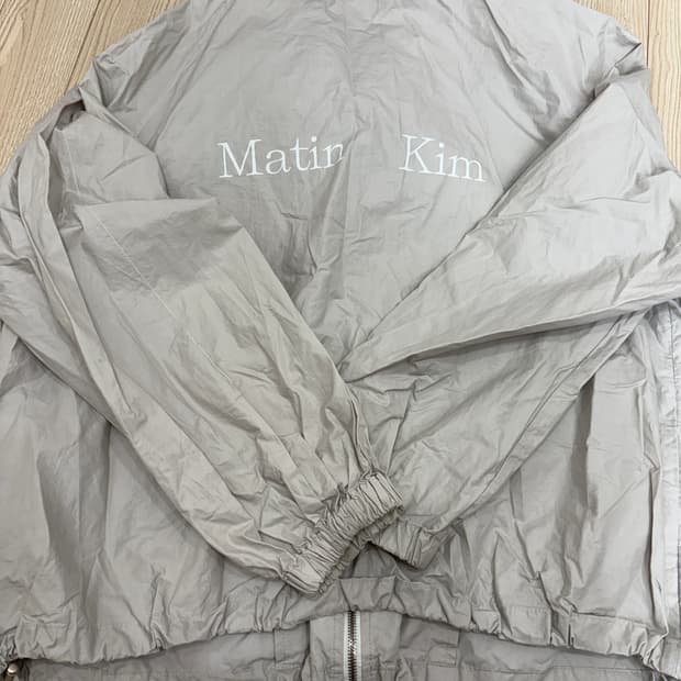 마뗑킴 바람막이