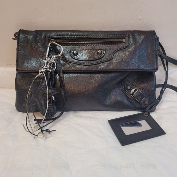 <반짝이는 정품> Balenciaga 램스킨 모터크로스 자이언트 엔벨롭