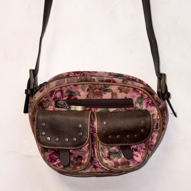 Indi pink bohemian flower velvet 크로스백 