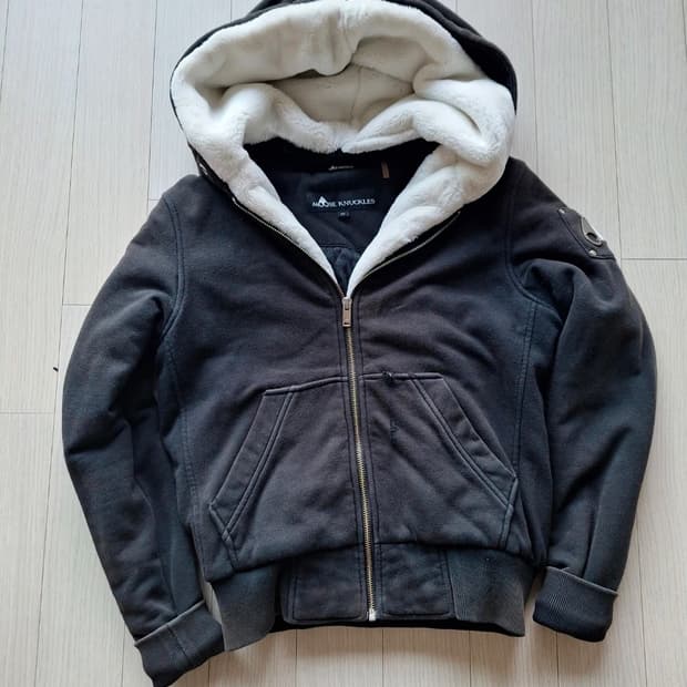 정품 무스너클 버니스웨터s사이즈 급처