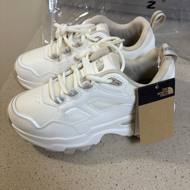 노스페이스 운동화 230 새상품