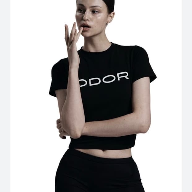 오도어 로고 크롭티(베이비티) 