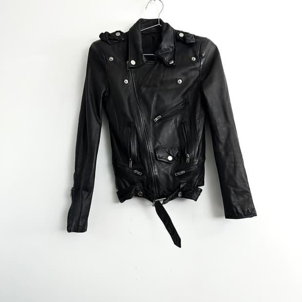 Down buckle leather jacket / black