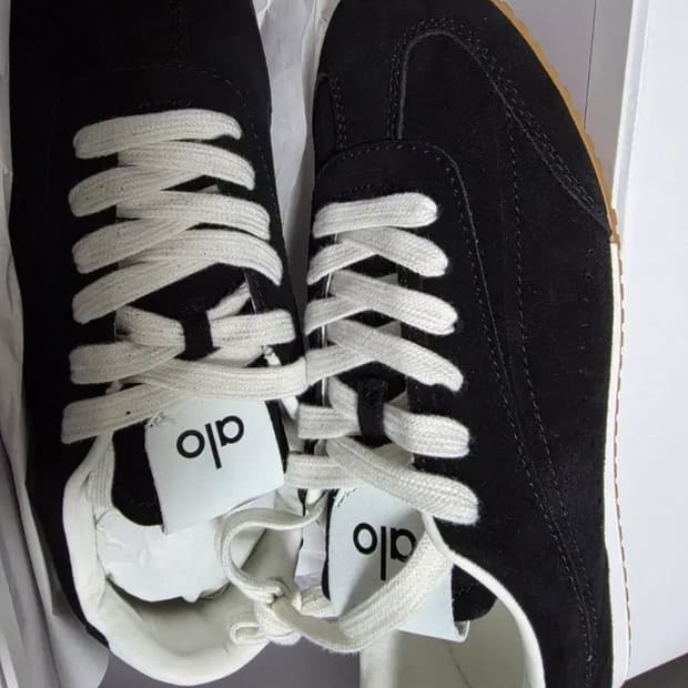 ALO 블랙 스웨이드 운동화